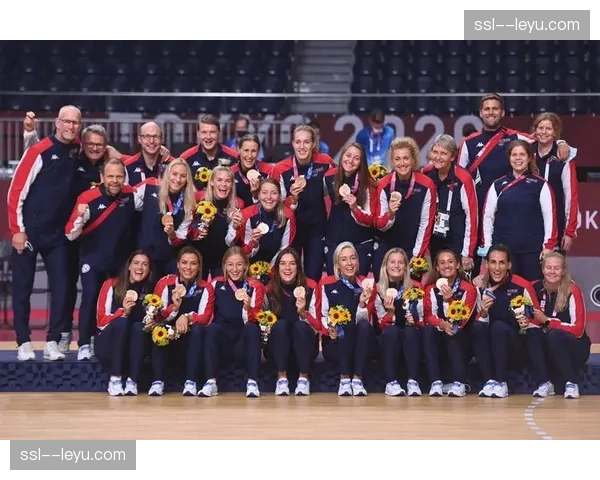 奥运会女子手球最终资格赛：荷兰队力压黑山，拿到巴黎最后入场券